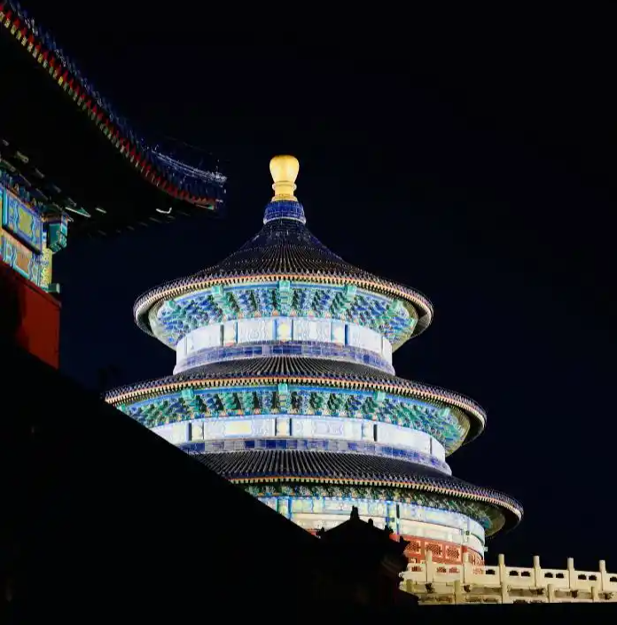 Beijing's park economy lights up summer nights
